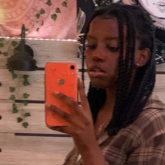 Meet your Posher, Valerie - Picture 1 of 1